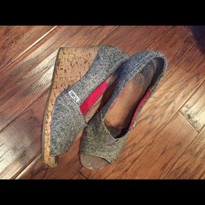 Tom’s cork wedges
